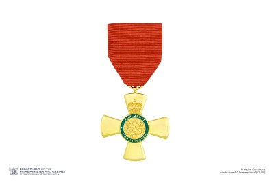 Insignia of an Officer of the New Zealand Order of Merit